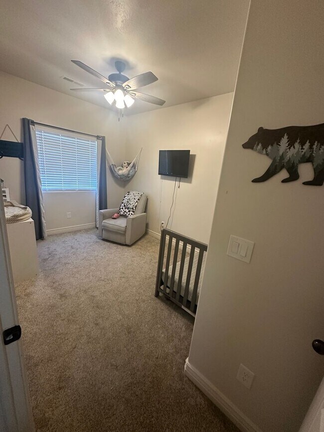 Building Photo - 896 S 110 W