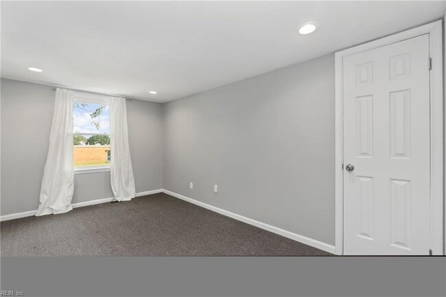 Building Photo - 1544 Crescent Pointe Ln