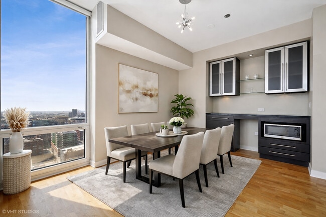 Building Photo - 737 W Washington Blvd