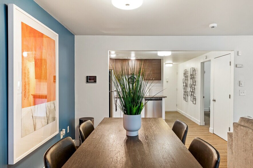 Building Photo - 540 104th Ave SE