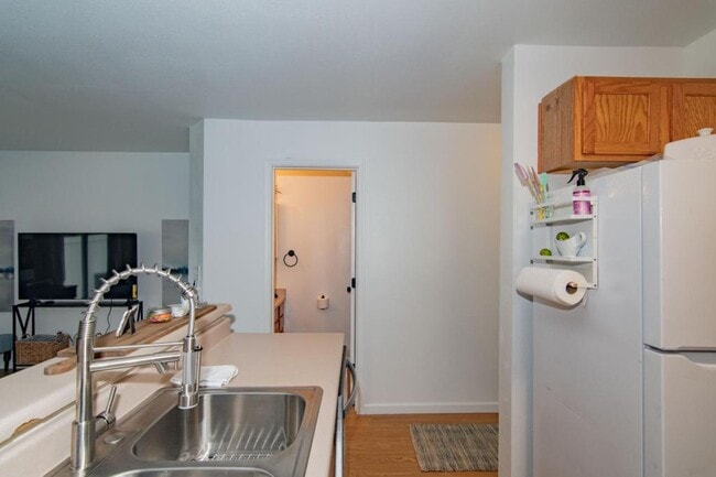 Building Photo - 2030 Brookhurst St