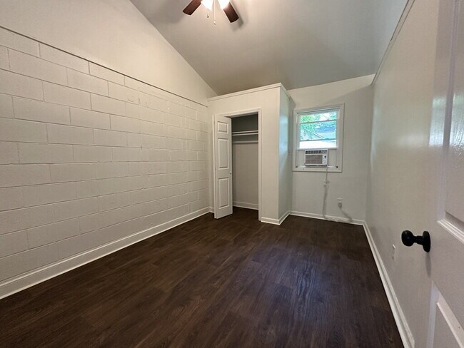 Building Photo - 133 Preston Rd