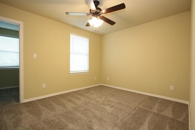 Building Photo - 298 Capetown Way