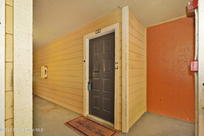 Building Photo - 225 S Tropical Trail