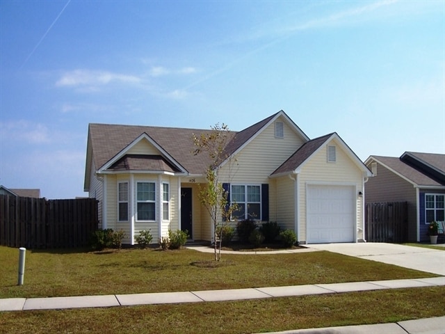 Building Photo - 1426 Spring Pine Ct NE