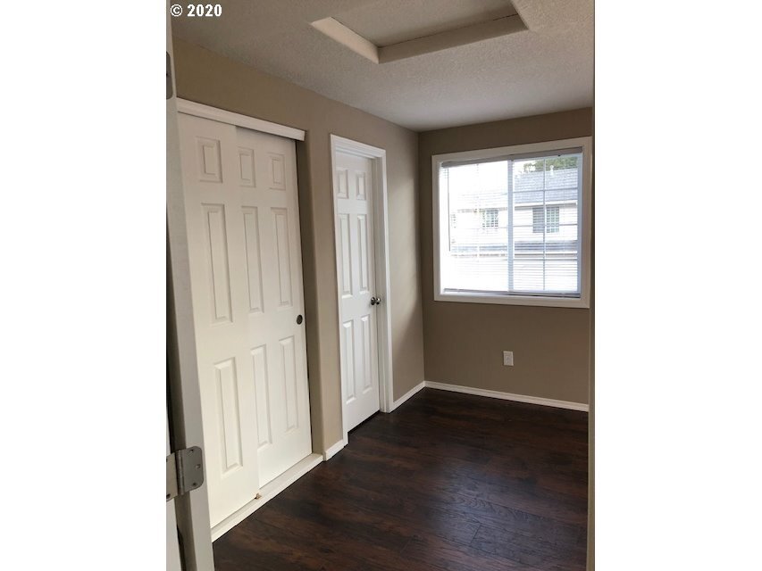 1-1b1b-1 Room1 - 16049 SE Caruthers St