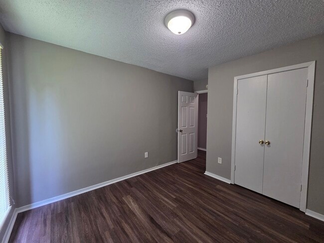 Building Photo - 6369 Golden Park Dr