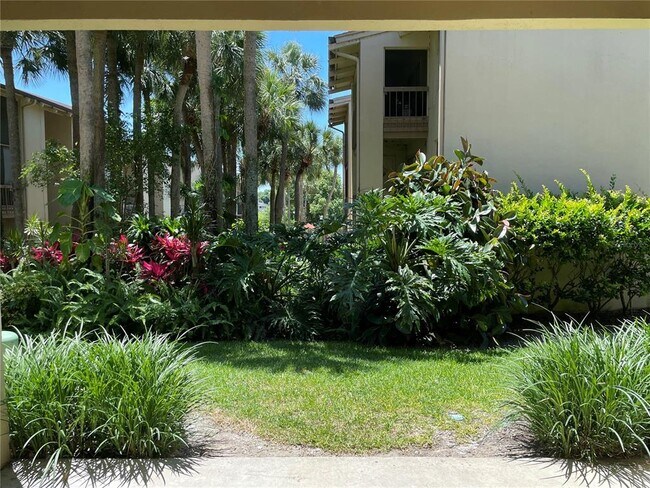 Building Photo - 586 Orange Dr
