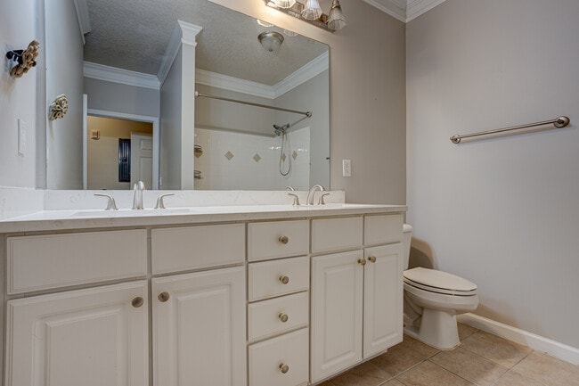 Building Photo - 1850 Cotillion Dr