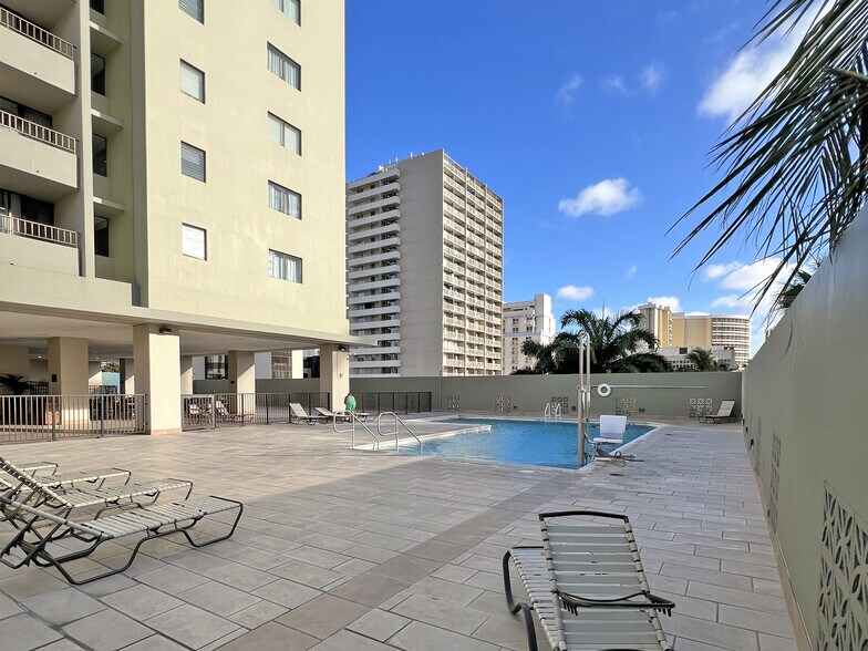 Building Photo - 2240 Kuhio Ave