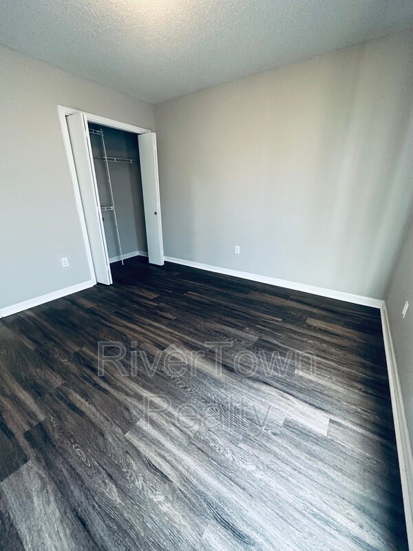 Building Photo - 2864 Whitney Ave