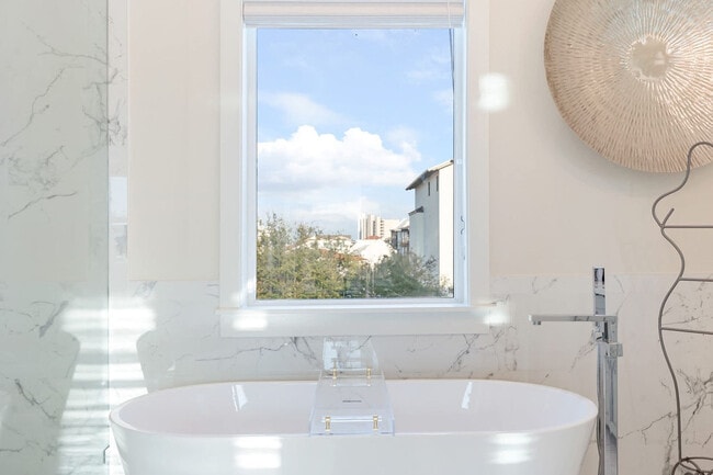 Building Photo - 26 Sea Walk Cir