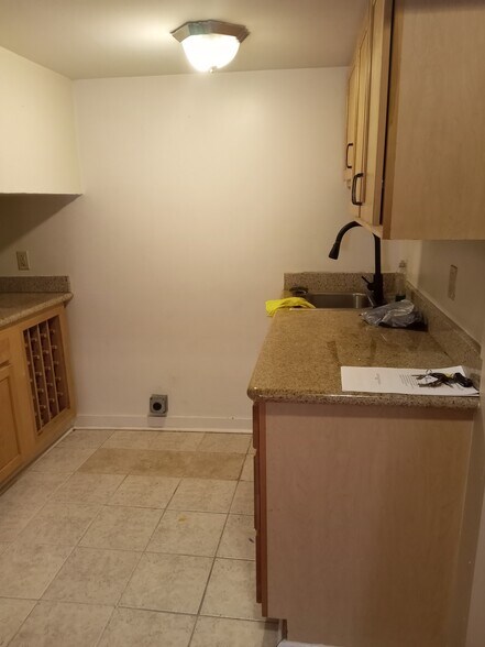 Building Photo - 929 Dumaine St