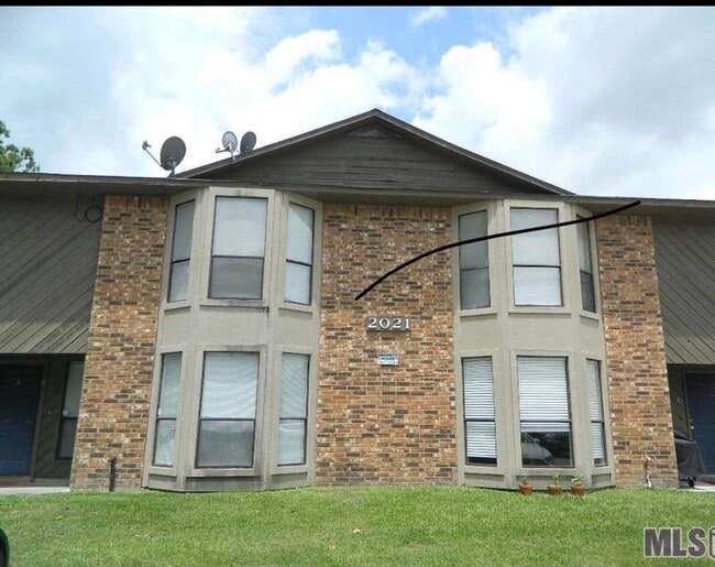 Building Photo - 2021 S Brightside View Dr