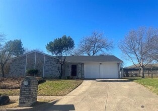 Building Photo - 3012 Barrington Ct