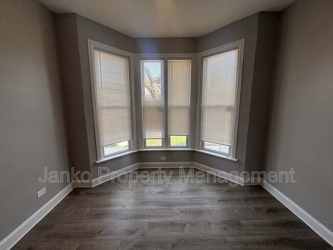 Building Photo - 6606 S Evans Ave