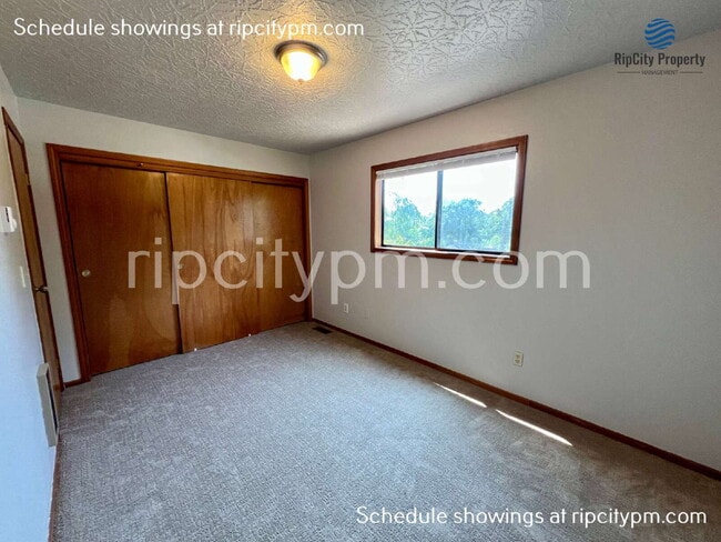 Building Photo - 13241 SW 64th Ave