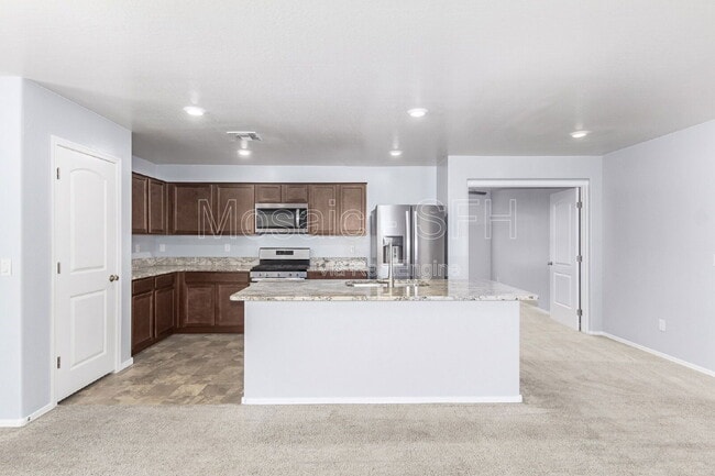 Building Photo - 1517 E Saint Catherine Ave