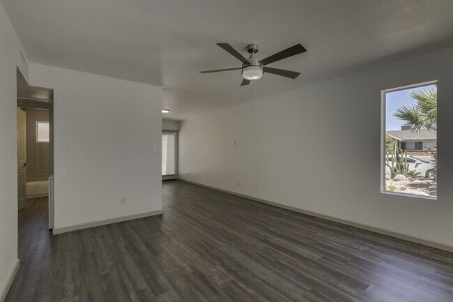 Building Photo - $0 First Month Rent! Remodeled 2 Bed Casita w/ Private Patio, W/D & Pool
