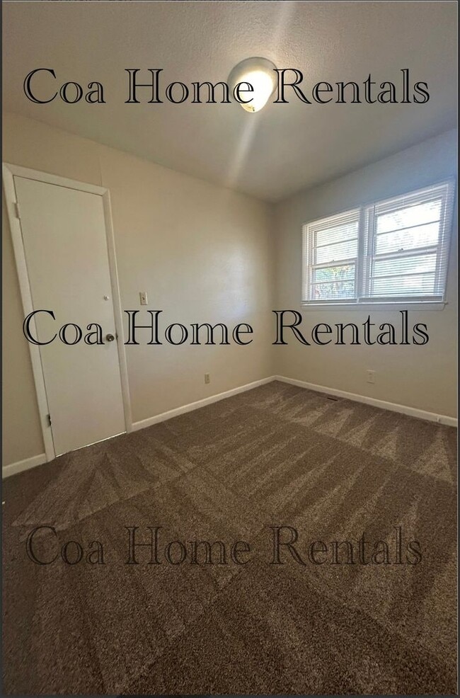 Building Photo - Great East side corner lot home