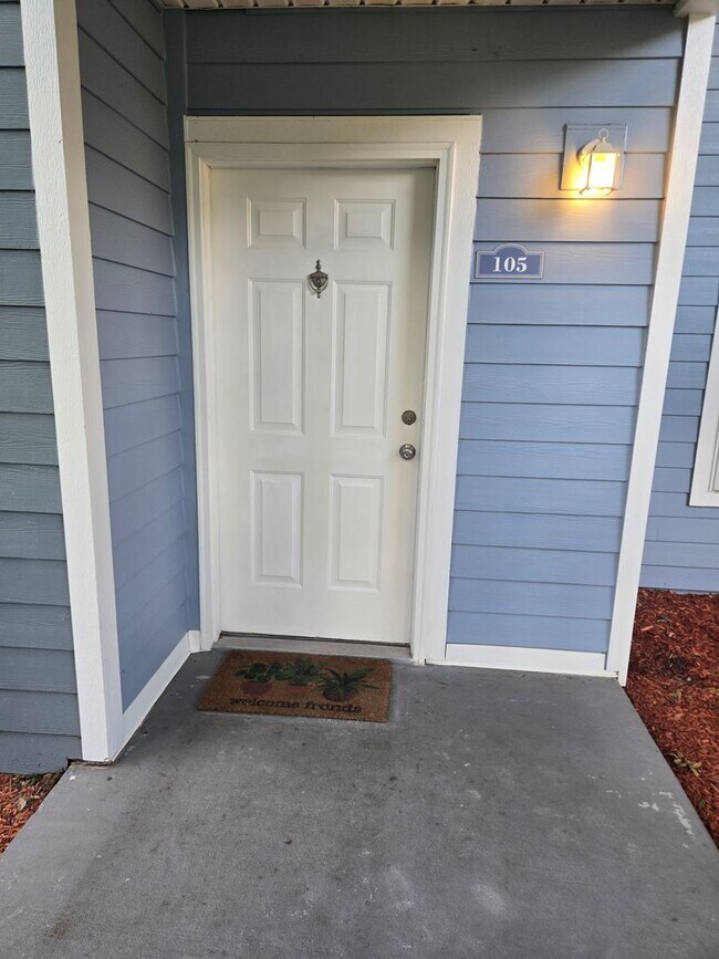 Building Photo - 2577 Grassy Point Dr