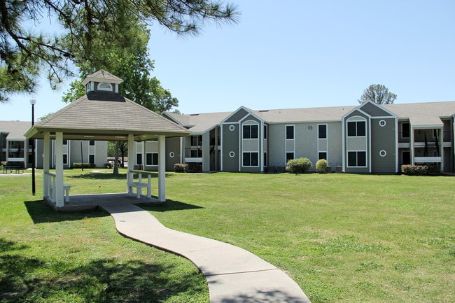 Building Photo - Willow Green
