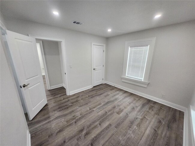 Building Photo - 3924 45th Ave N