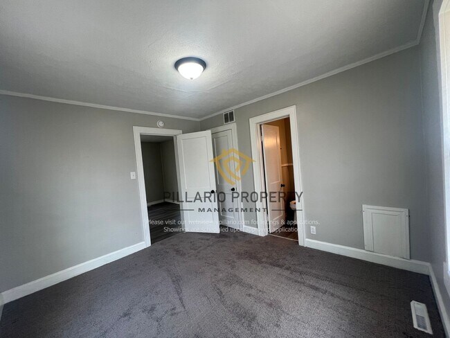 Building Photo - Cozy Anderson 2 Bedroom/1 Bathroom Cottage...