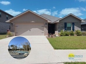 Building Photo - Modern 3 Bedroom Home with Community pool!