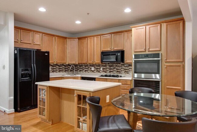 Building Photo - 1506 Penzance Way