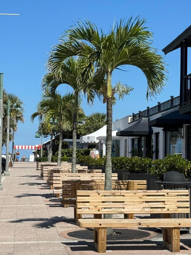 Building Photo - 600 Royal Palm Blvd