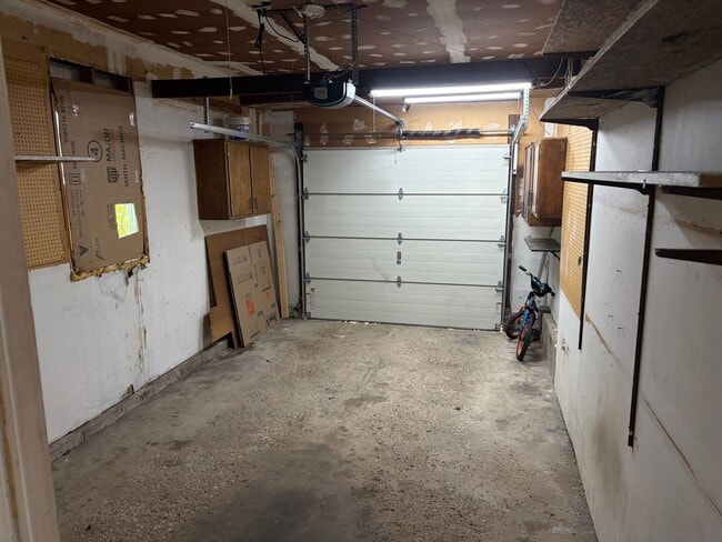 Building Photo - 1022 McGregor St