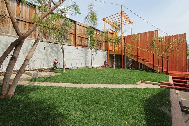 Building Photo - Effie