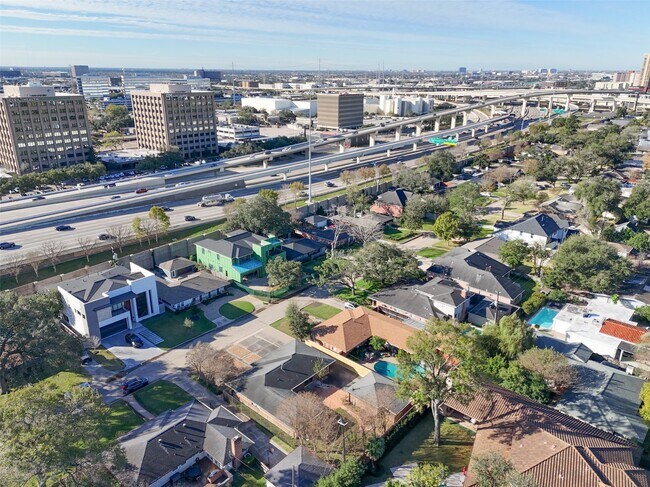 Building Photo - 4614 Merwin St