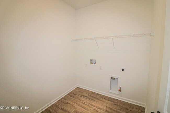 Building Photo - 483 Stargaze Ln