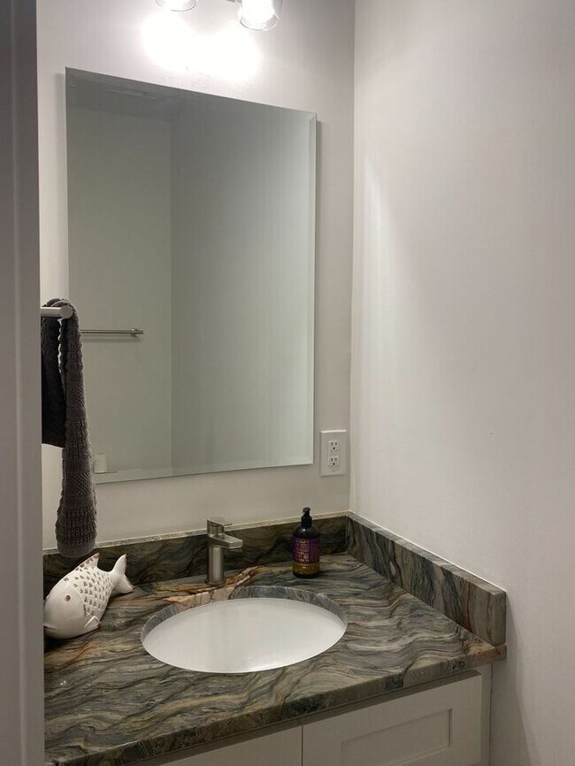 Building Photo - COMING SOON! 4 Bedroom Home. Poplar Masonboro Loop Location, Top schools! Garage