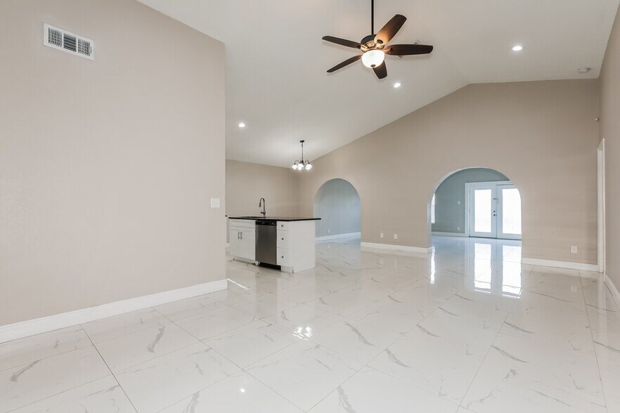 Building Photo - 1735 Tarah Trace Dr