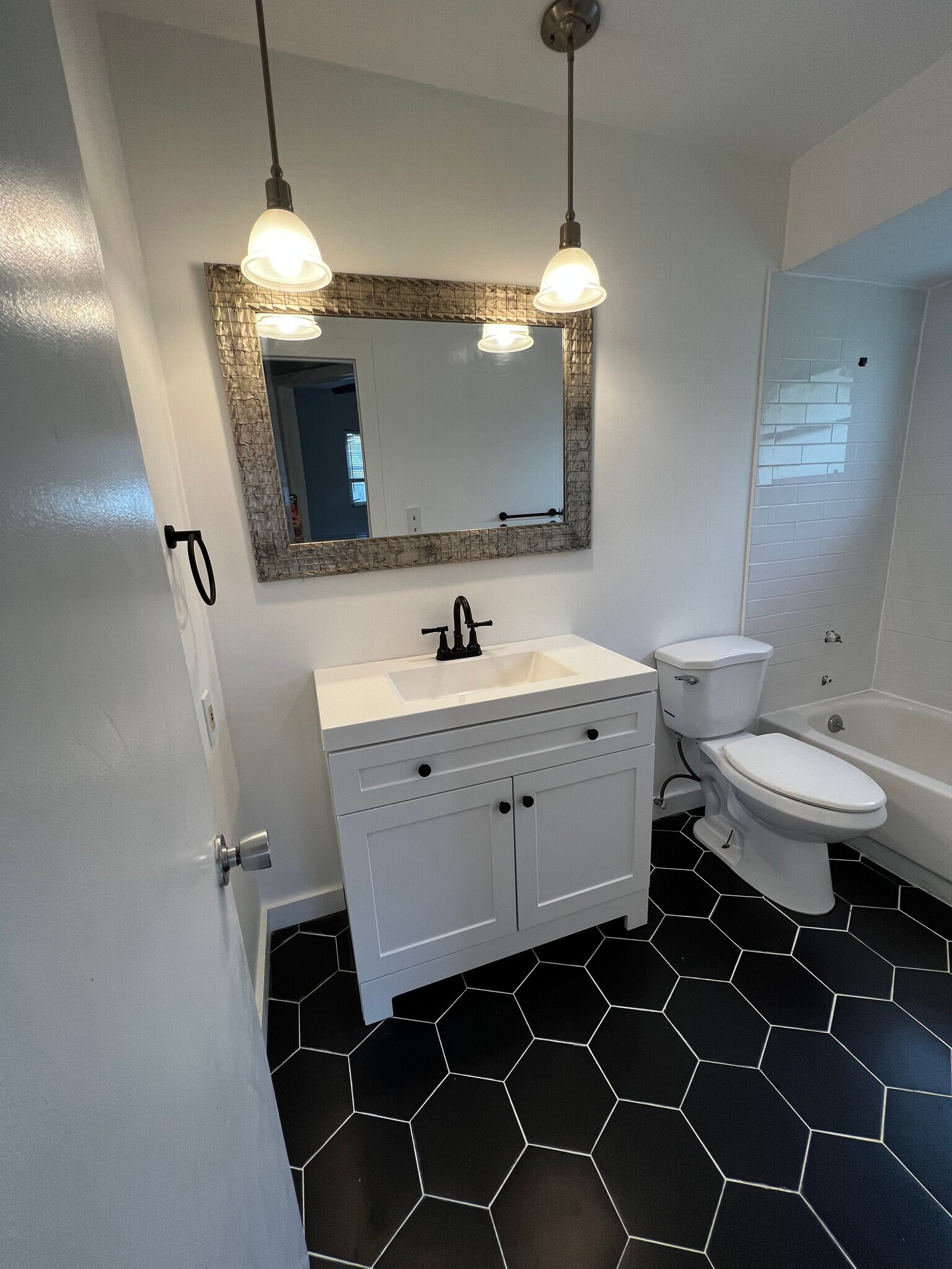 Building Photo - 254 Plumosa Dr