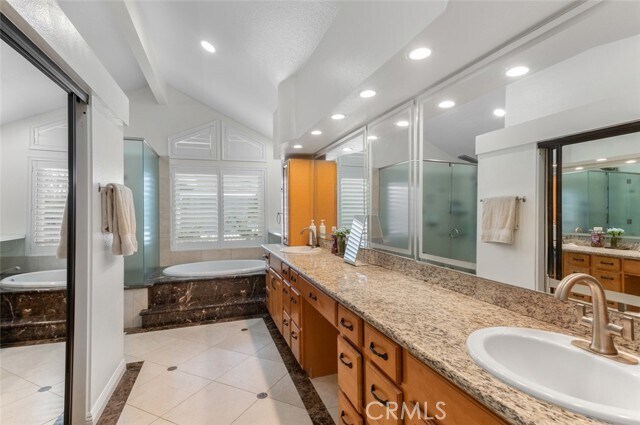 Building Photo - 4 Bayview