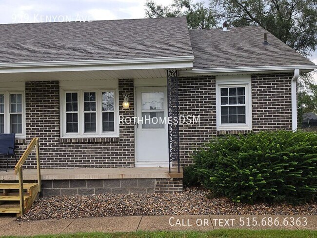 Building Photo - 939 Kenyon Ave