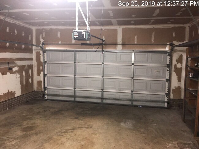 Building Photo - 7035 Darnell St