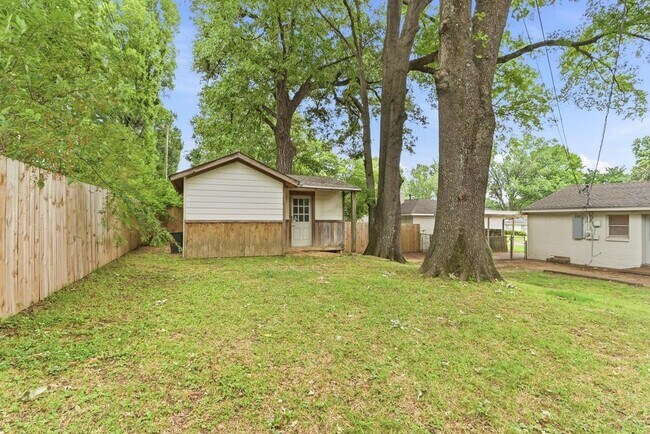 Building Photo - 4906 Verne Rd