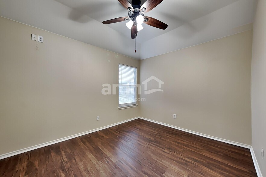 Building Photo - 5217 Alec Dr