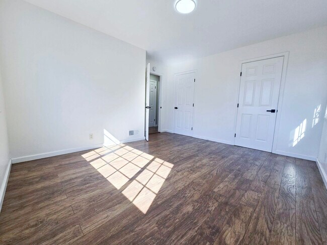 Building Photo - 2944 E 29th St