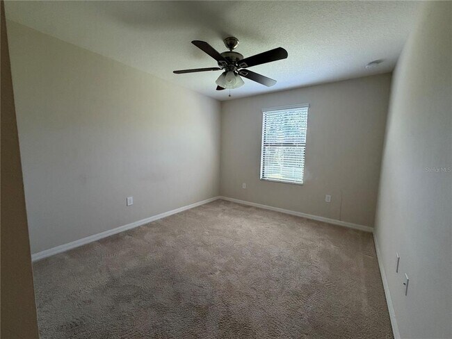 Building Photo - 2432 Seven Oaks Dr