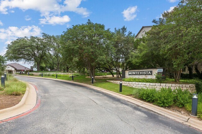 Building Photo - Amazing 1 bedroom, 1 bathroom Condo in Montevista!