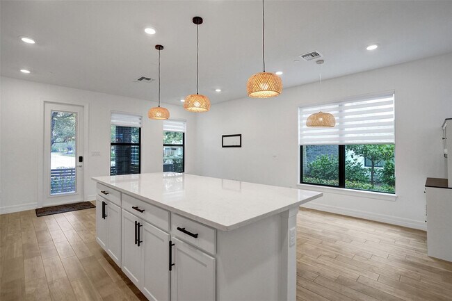 Building Photo - 8355 NW 7th Pl