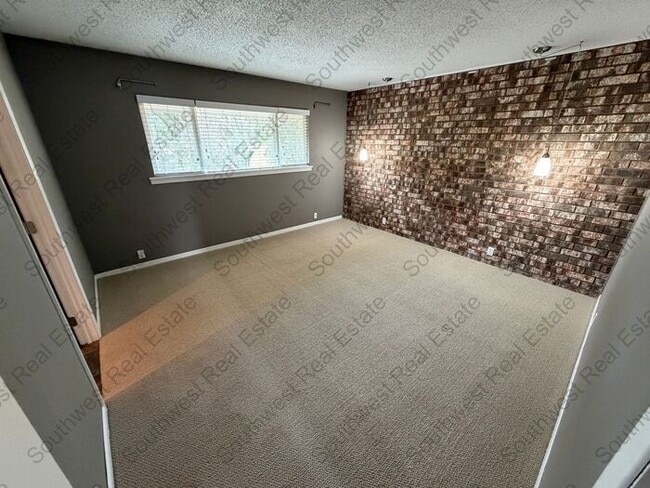 Building Photo - 2 Bed 2.5 Bath Condo on the golf course!