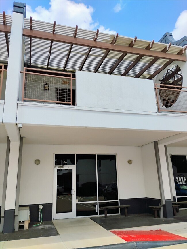 Building Photo - 9788 Clarewood Dr