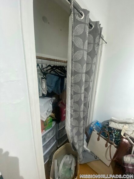 Building Photo - 715 Parker St